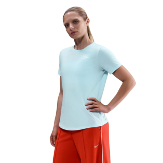 Camiseta Nike Sportswear Club Essentials Azul Claro