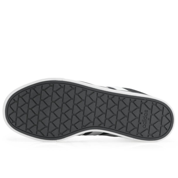 Tênis Adidas Daily 4.0 Preto e Branco